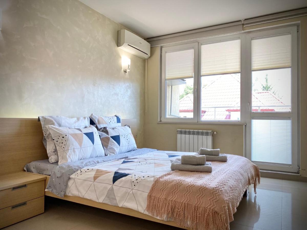 Entire For 4 Guests In Sofia