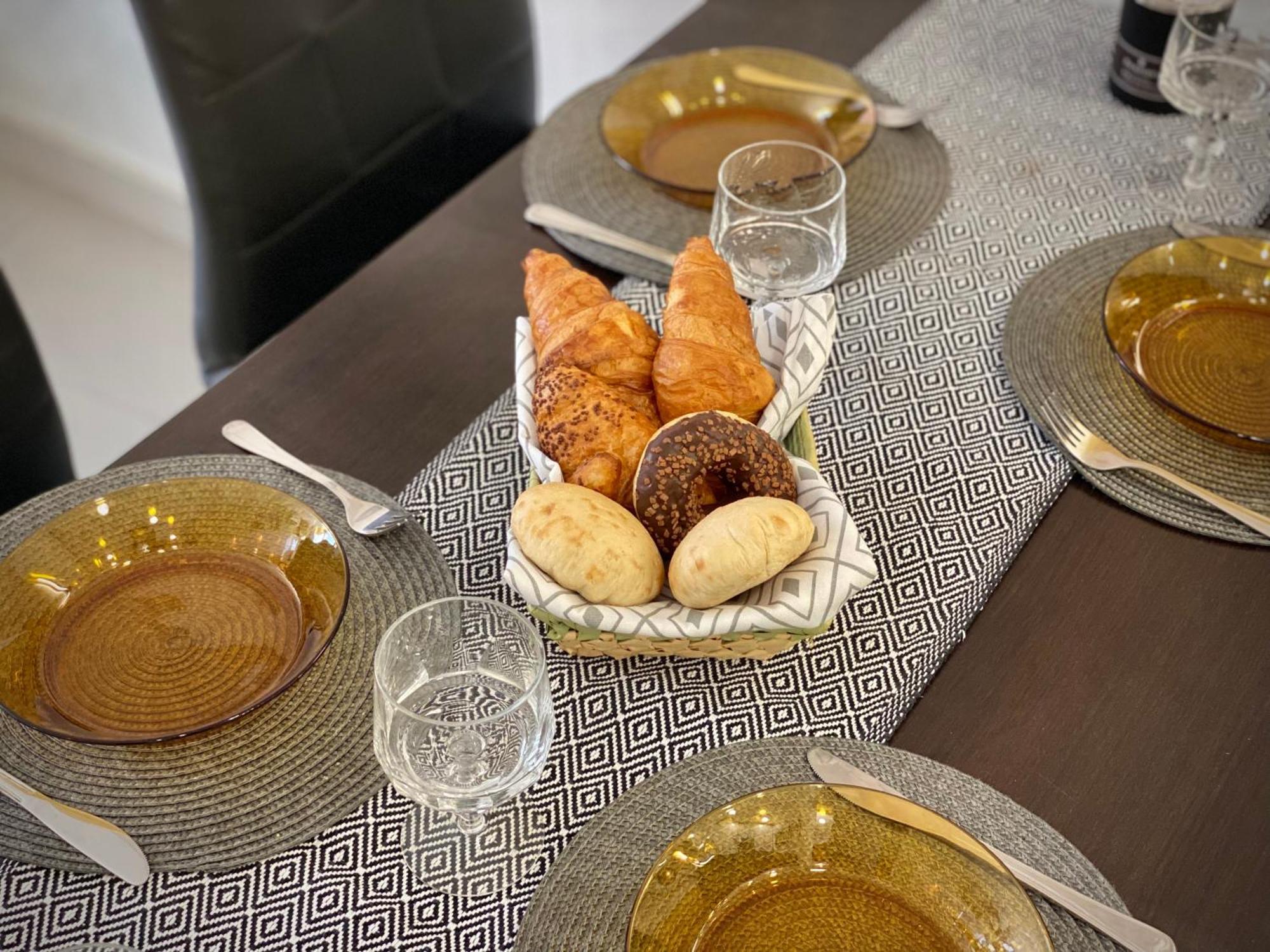 Entire For 4 Guests In Apartment *